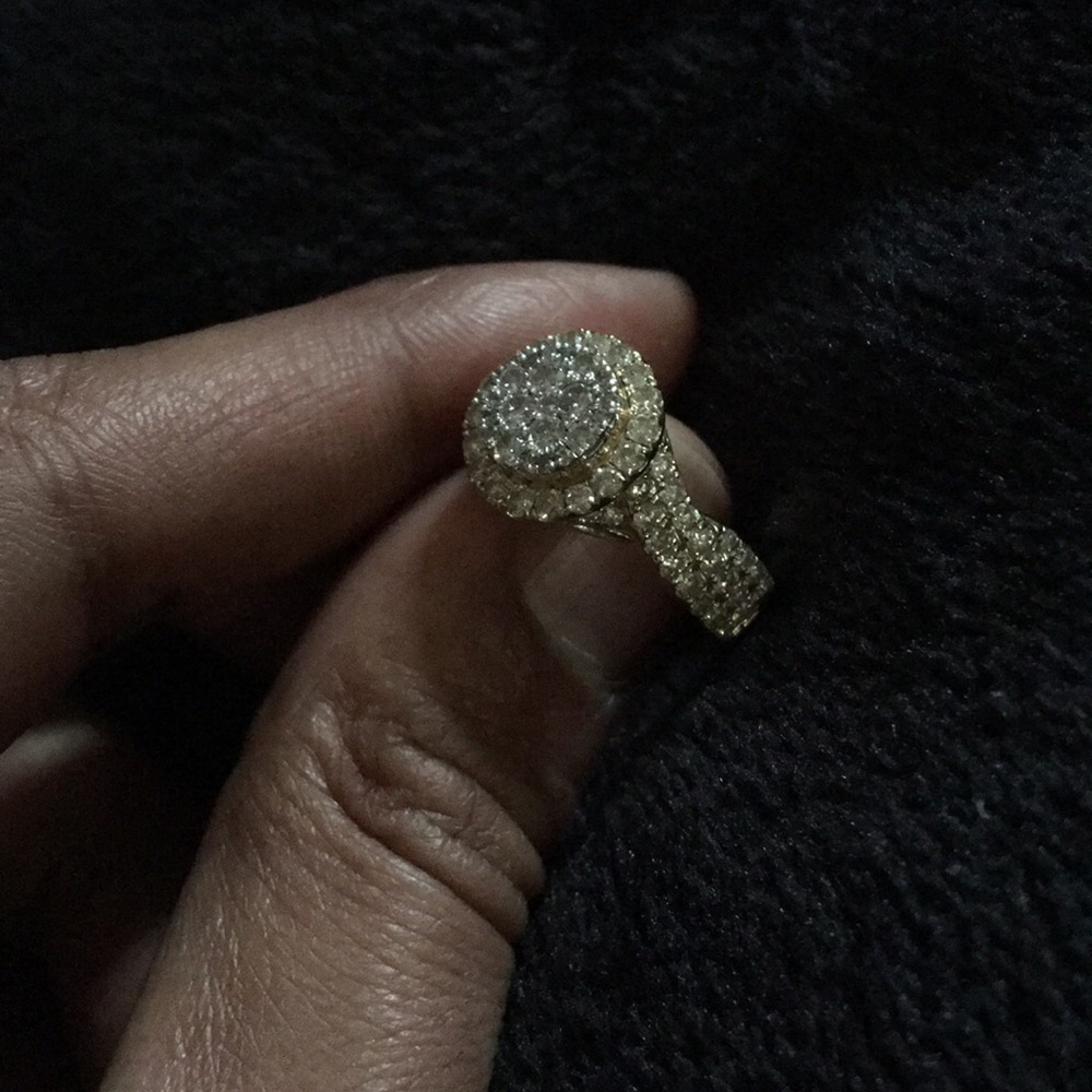 Ring - Picture 1 of 6